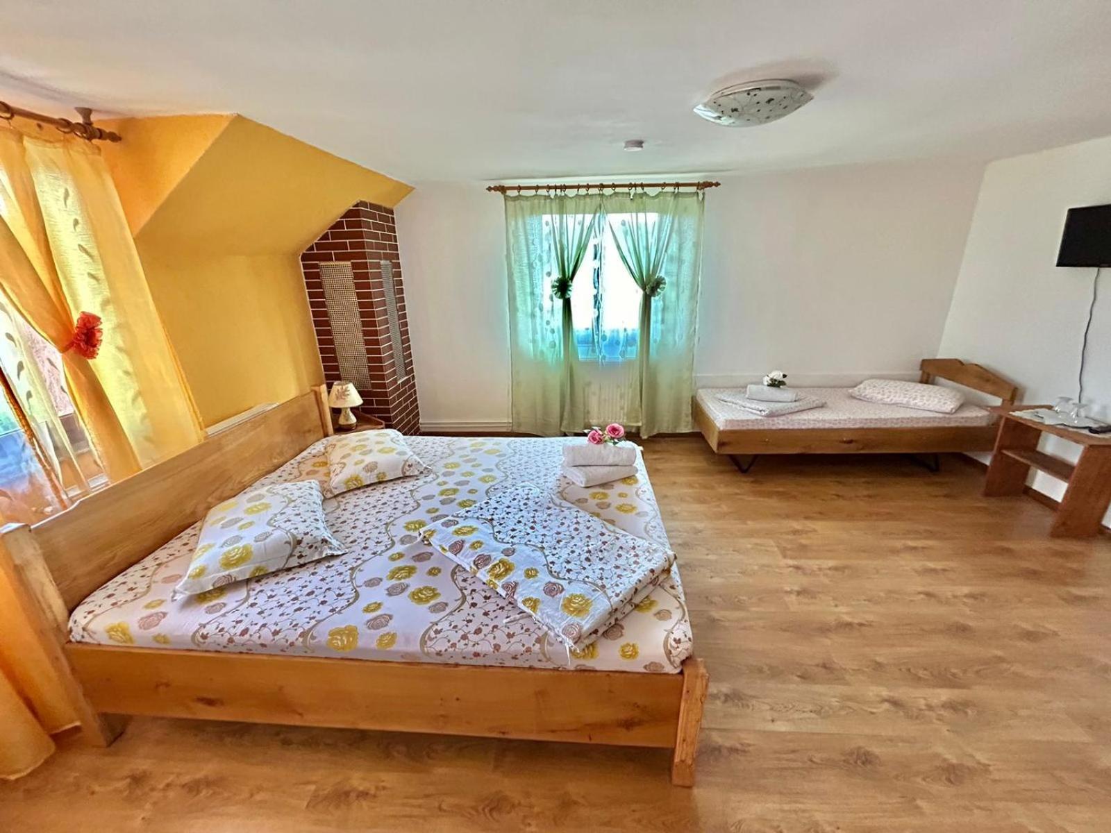 Pensiunea Casa Nina Cîrţişoara Kamer foto